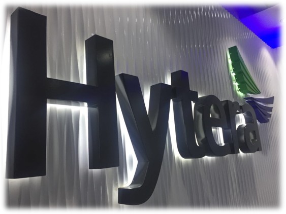 اللوحات الداخلية والخارجية